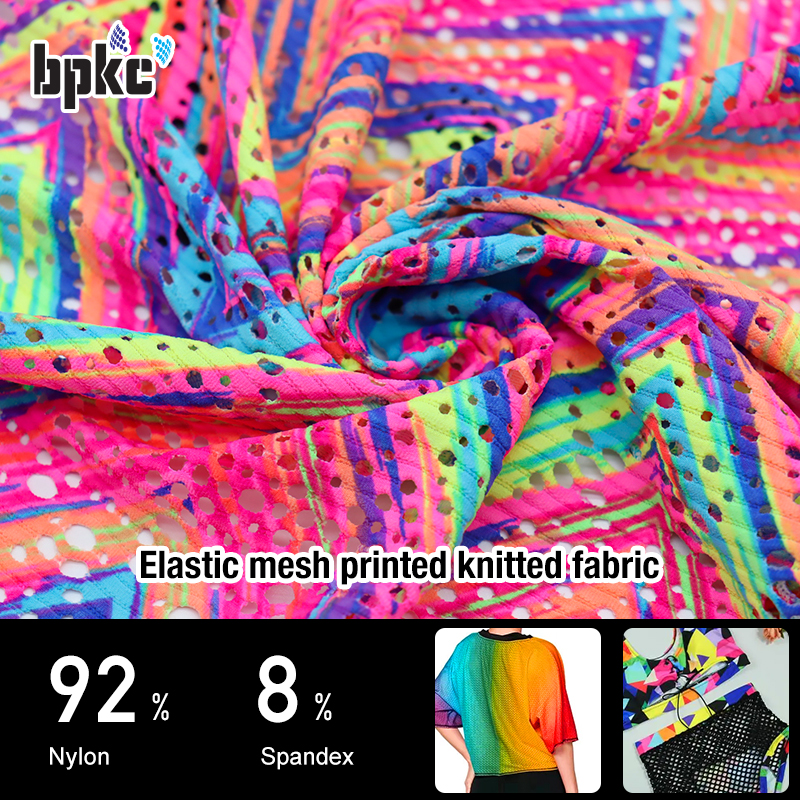 Elastic mesh printed knitted fabric